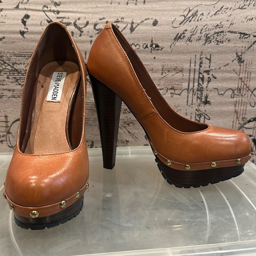 Brown High heels